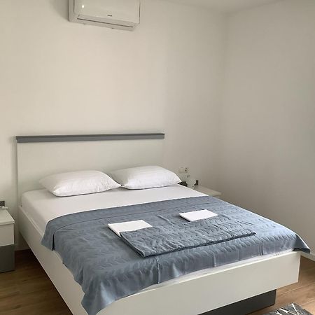 Apartments Jozef Vodice Esterno foto